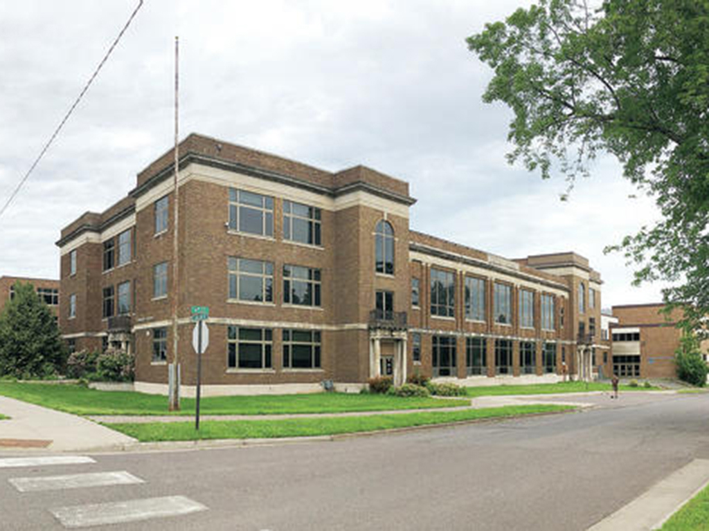 Cloquet Apartments